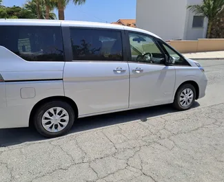 Autohuur Nissan Serena #309 Automatisch in Limassol, uitgerust met 2,0L motor ➤ Van Leo in Cyprus.