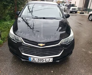 Verhuur Chevrolet Cruze. Comfort Auto te huur in Georgië ✓ Borg van Borg van 300 GEL ✓ Verzekeringsmogelijkheden TPL, SCDW, FDW, Passagiers, Diefstal, Jonge.