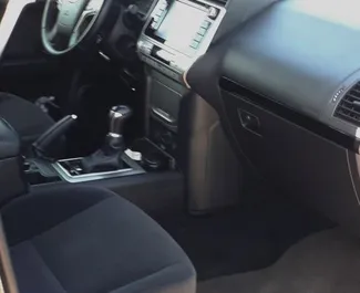 Verhuur Toyota Land Cruiser Prado. Comfort, Premium, SUV Auto te huur in Azerbeidzjan ✓ Borg van Borg van 400 AZN ✓ Verzekeringsmogelijkheden TPL, CDW, SCDW, FDW, Diefstal.