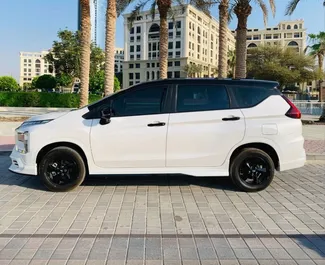 Autohuur Mitsubishi Xpander 2026 in in de VAE, met Benzine brandstof en 103 pk ➤ Vanaf 105 AED per dag.