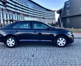 Vooraanzicht van een huurauto Volkswagen Polo Sedan in Minsk, Wit-Rusland ✓ Auto #15015. ✓ Transmissie Handmatig TM ✓ 0 beoordelingen.