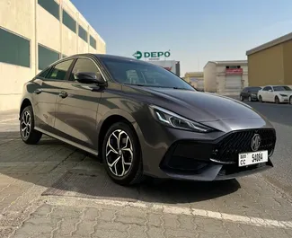 Vooraanzicht van een huurauto MG 5/GT in Dubai, Verenigde Arabische Emiraten ✓ Auto #15079. ✓ Transmissie Automatisch TM ✓ 0 beoordelingen.