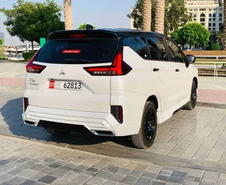Benzine motor van 1,5L van Mitsubishi Xpander 2026 te huur in Dubai.