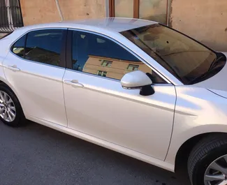 Autohuur Toyota Camry 2024 in in Azerbeidzjan, met Benzine brandstof en 181 pk ➤ Vanaf 83 AZN per dag.