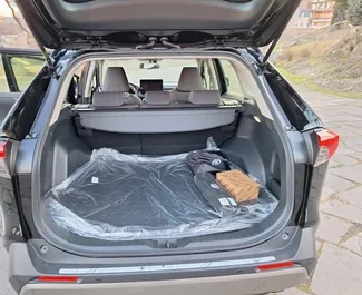 Autohuur Toyota Rav4 2024 in in Georgië, met Hybride brandstof en 180 pk ➤ Vanaf 140 GEL per dag.