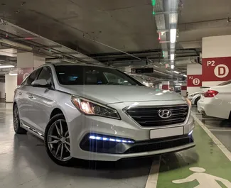 Vooraanzicht van een huurauto Hyundai Sonata in Bakoe, Azerbeidzjan ✓ Auto #11944. ✓ Transmissie Automatisch TM ✓ 0 beoordelingen.