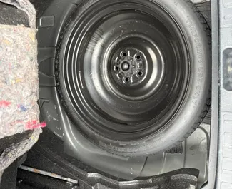 Huur een Toyota Prius in Tbilisi Luchthaven (TBS) Georgië