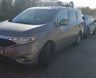 Vooraanzicht van een huurauto Nissan Quest in Koetaisi, Georgië ✓ Auto #15030. ✓ Transmissie Automatisch TM ✓ 0 beoordelingen.