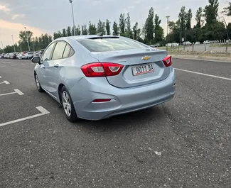 Verhuur Chevrolet Cruze. Comfort Auto te huur in Georgië ✓ Borg van Borg van 300 GEL ✓ Verzekeringsmogelijkheden TPL, SCDW, FDW, Passagiers, Diefstal, Jonge.