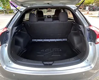 Verhuur Toyota Yaris. Economy, Comfort Auto te huur in Thailand ✓ Borg van Borg van 5000 THB ✓ Verzekeringsmogelijkheden TPL, CDW, SCDW, Jonge.