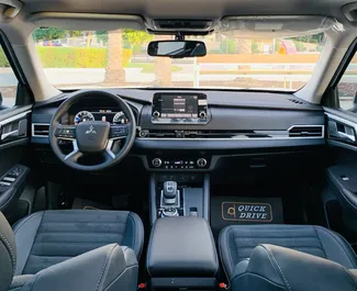 Huur een Mitsubishi Outlander in Dubai Verenigde Arabische Emiraten