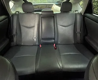 Verhuur Toyota Prius. Economy, Comfort Auto te huur in Georgië ✓ Borg van Borg van 200 GEL ✓ Verzekeringsmogelijkheden TPL.
