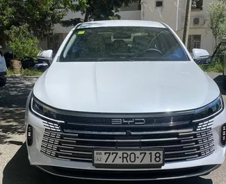 BYD Destroyer 05 2025 beschikbaar voor verhuur in Bakoe, met een kilometerlimiet van onbeperkt.