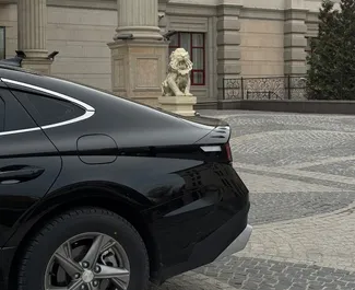 Benzine motor van 2,5L van Hyundai Sonata 2025 te huur in Almaty.