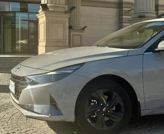 Hyundai Elantra 2022 beschikbaar voor verhuur in Almaty, met een kilometerlimiet van onbeperkt.