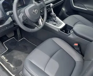 Autohuur Toyota Rav4 2024 in in Georgië, met Hybride brandstof en 180 pk ➤ Vanaf 140 GEL per dag.