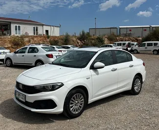Vooraanzicht van een huurauto Fiat Egea in Antalya, Turkije ✓ Auto #15123. ✓ Transmissie Handmatig TM ✓ 0 beoordelingen.