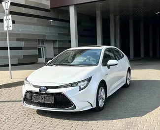 Vooraanzicht van een huurauto Toyota Corolla Sedan in Minsk, Wit-Rusland ✓ Auto #15022. ✓ Transmissie Automatisch TM ✓ 0 beoordelingen.