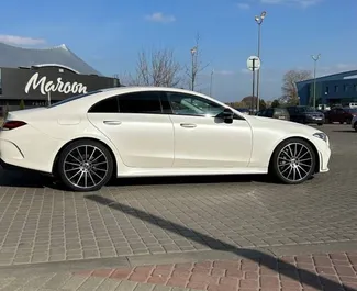 Vooraanzicht van een huurauto Mercedes-Benz CLS-Class in Minsk, Wit-Rusland ✓ Auto #15038. ✓ Transmissie Automatisch TM ✓ 0 beoordelingen.