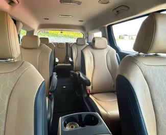 Autohuur Kia Carnival 2020 in in Wit-Rusland, met Diesel brandstof en 202 pk ➤ Vanaf 71 USD per dag.