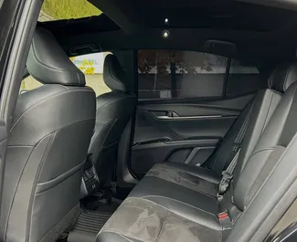 Toyota Camry 2024 beschikbaar voor verhuur in Minsk, met een kilometerlimiet van onbeperkt.