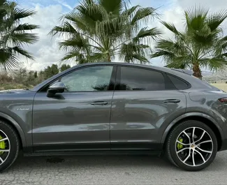 Verhuur Porsche Cayenne. Premium, Luxe, SUV Auto te huur in Spanje ✓ Borg van Borg van 3000 EUR ✓ Verzekeringsmogelijkheden TPL.
