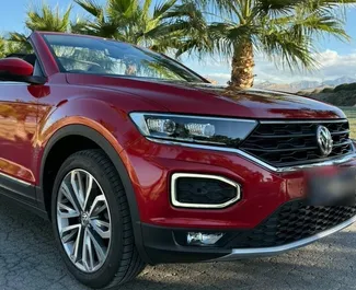 Autohuur Volkswagen T-Roc Cabrio 2022 in in Spanje, met Benzine brandstof en 150 pk ➤ Vanaf 80 EUR per dag.