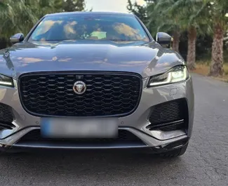 Autohuur Jaguar F-PACE 2022 in in Spanje, met Diesel brandstof en 206 pk ➤ Vanaf 150 EUR per dag.