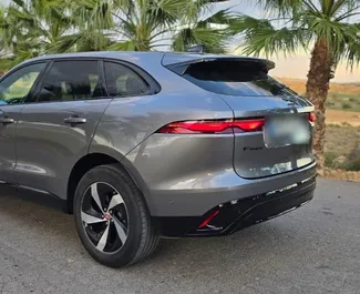 Diesel motor van 2,0L van Jaguar F-PACE 2022 te huur in Alicante.