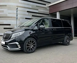 Vooraanzicht van een huurauto Mercedes-Benz V-Class in Minsk, Wit-Rusland ✓ Auto #15046. ✓ Transmissie Automatisch TM ✓ 0 beoordelingen.