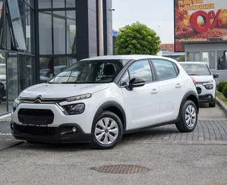 Vooraanzicht van een huurauto Citroen C3 in Antalya, Turkije ✓ Auto #15126. ✓ Transmissie Handmatig TM ✓ 0 beoordelingen.