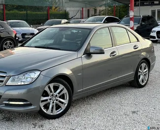 Vooraanzicht van een huurauto Mercedes-Benz C-Class op luchthaven Burgas, Bulgarije ✓ Auto #15217. ✓ Transmissie Automatisch TM ✓ 0 beoordelingen.