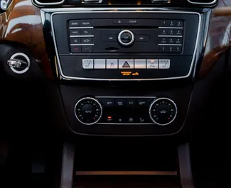 Autohuur Mercedes-Benz GLE-Class 2017 in in Georgië, met Benzine brandstof en 302 pk ➤ Vanaf 270 GEL per dag.