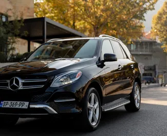 Vooraanzicht van een huurauto Mercedes-Benz GLE-Class in Tbilisi, Georgië ✓ Auto #15181. ✓ Transmissie Automatisch TM ✓ 0 beoordelingen.