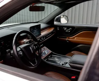 Autohuur Linkoln Navigator 2020 in in Georgië, met Benzine brandstof en 400 pk ➤ Vanaf 295 GEL per dag.