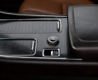 Benzine motor van 3,0L van Linkoln Navigator 2020 te huur in Tbilisi.