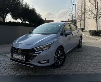 Vooraanzicht van een huurauto Nissan Sunny Baku Luchthaven, Azerbeidzjan ✓ Auto #15234. ✓ Transmissie Automatisch TM ✓ 0 beoordelingen.
