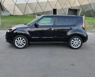 Vooraanzicht van een huurauto Kia Soul in Tbilisi, Georgië ✓ Auto #15172. ✓ Transmissie Automatisch TM ✓ 0 beoordelingen.