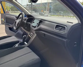 Diesel motor van 1,6L van Volkswagen T-Roc 2021 te huur in Barcelona.