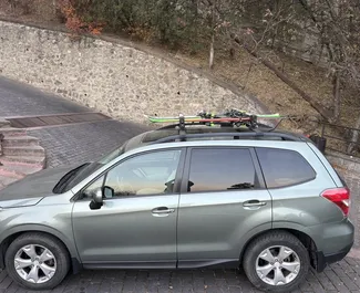 Interieur van Subaru Forester te huur in Georgië. Een geweldige auto met 5 zitplaatsen en een Automatisch transmissie.