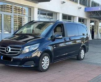 Vooraanzicht van een huurauto Mercedes-Benz V-Class in Bar, Montenegro ✓ Auto #15199. ✓ Transmissie Automatisch TM ✓ 0 beoordelingen.
