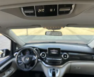 Mercedes-Benz V-Class 2016 beschikbaar voor verhuur in Bar, met een kilometerlimiet van onbeperkt.