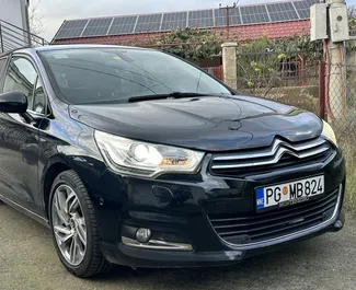 Vooraanzicht van een huurauto Citroen C4 in Bar, Montenegro ✓ Auto #15197. ✓ Transmissie Automatisch TM ✓ 0 beoordelingen.