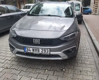 Vooraanzicht van een huurauto Fiat Egea Cross in Istanbul, Turkije ✓ Auto #15186. ✓ Transmissie Automatisch TM ✓ 0 beoordelingen.