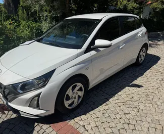 Vooraanzicht van een huurauto Hyundai i20 in Fethiye, Turkije ✓ Auto #11772. ✓ Transmissie Automatisch TM ✓ 1 beoordelingen.