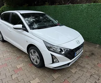 Vooraanzicht van een huurauto Hyundai i20 in Fethiye, Turkije ✓ Auto #11769. ✓ Transmissie Automatisch TM ✓ 0 beoordelingen.