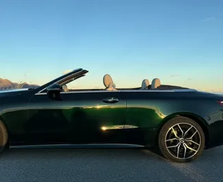 Vooraanzicht van een huurauto Mercedes-Benz E-Class Cabrio in Alicante, Spanje ✓ Auto #15137. ✓ Transmissie Automatisch TM ✓ 0 beoordelingen.