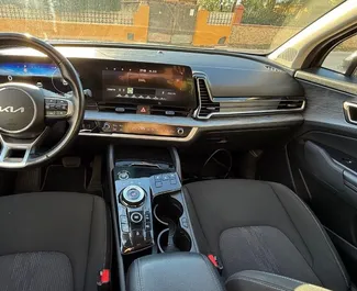 Interieur van Kia Sportage te huur in Spanje. Een geweldige auto met 5 zitplaatsen en een Automatisch transmissie.