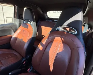 Abarth 695 Cabrio 2022 met Vooraandrijving systeem, beschikbaar in Alicante.