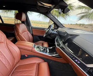 BMW X7 2025 met Aandrijving op alle wielen systeem, beschikbaar in Alicante.